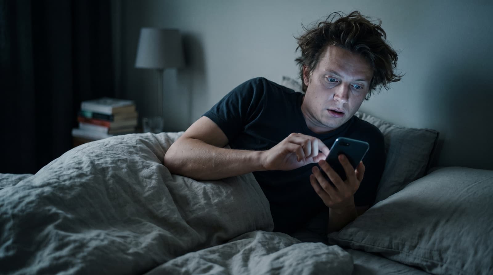 Can't Sleep After Scrolling? Here's What's Actually Happening